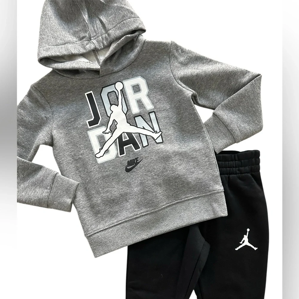 Nike Jordan 2 Piece Set Hooded Sweatshirt & Joggers Boys Size 2T NWT - Picture 4 of 4